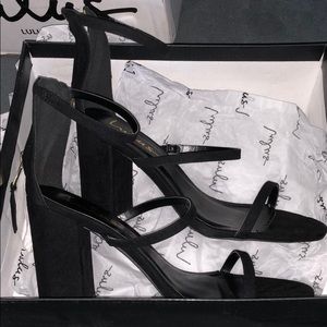 New LuLus suede black ankle strap heels size 6